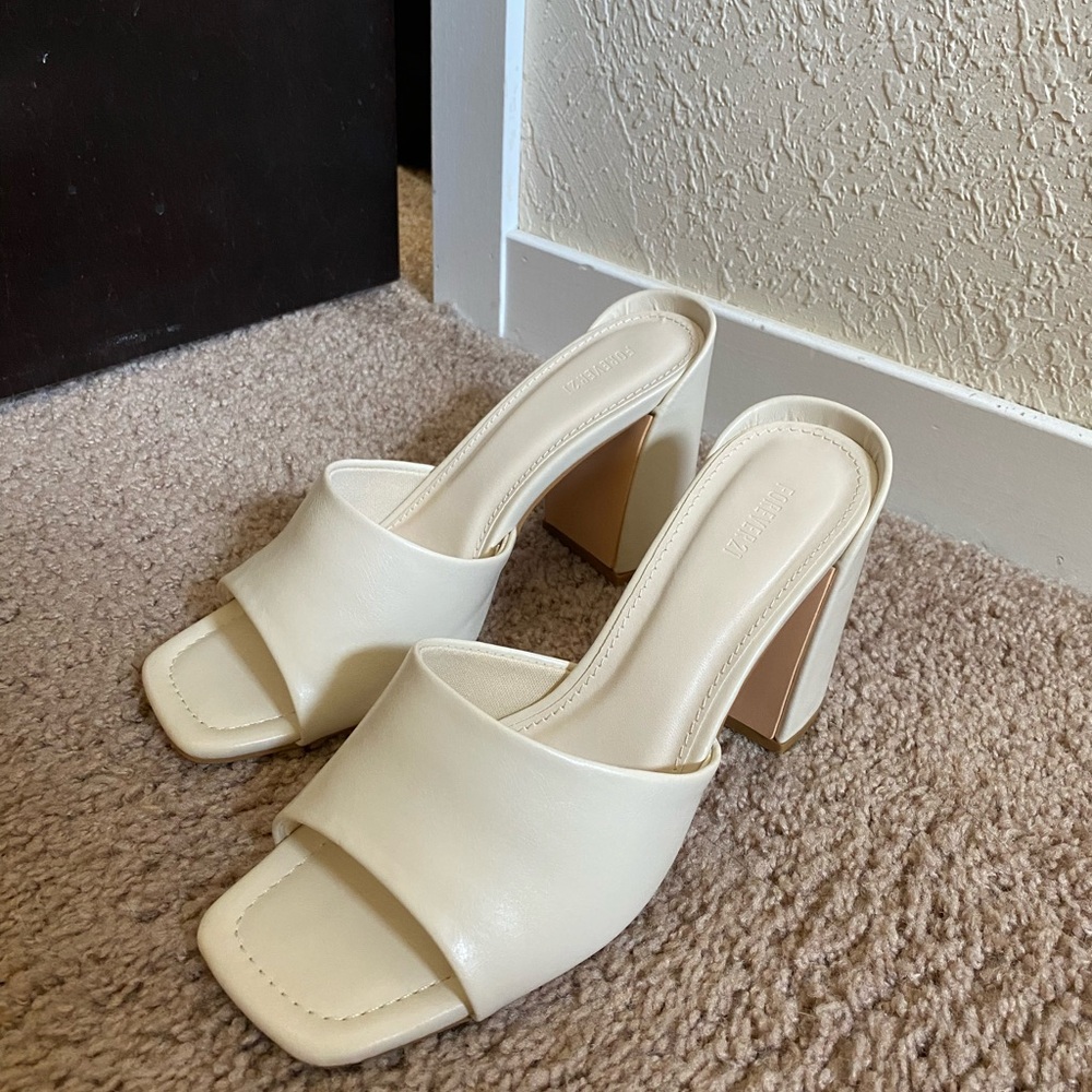 Cream Heels - Picture 2 of 3